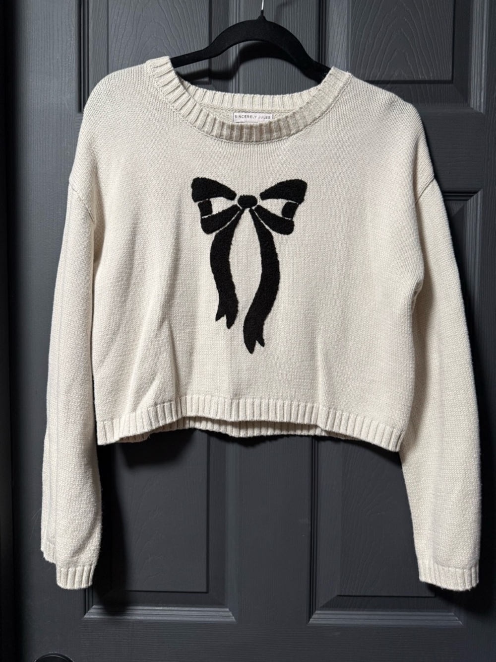 Bow-Accent Cropped Knit Sweater - Cream/Black